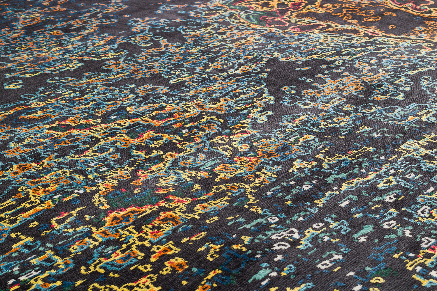 New World Runner | 8’ (W) x 20’ (L)