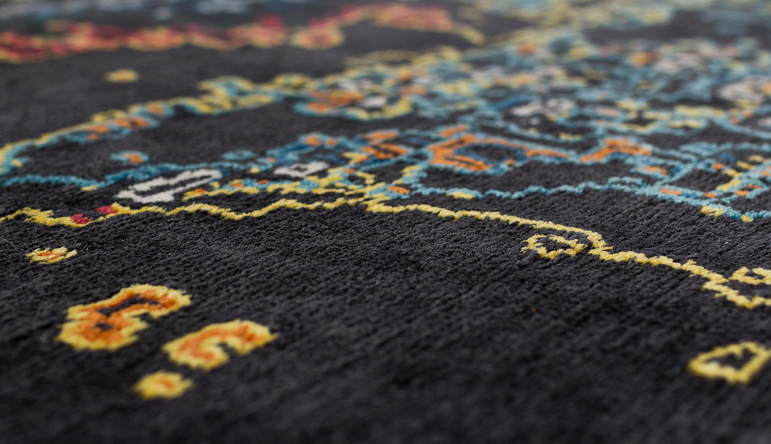 New World Runner | 8’ (W) x 20’ (L)