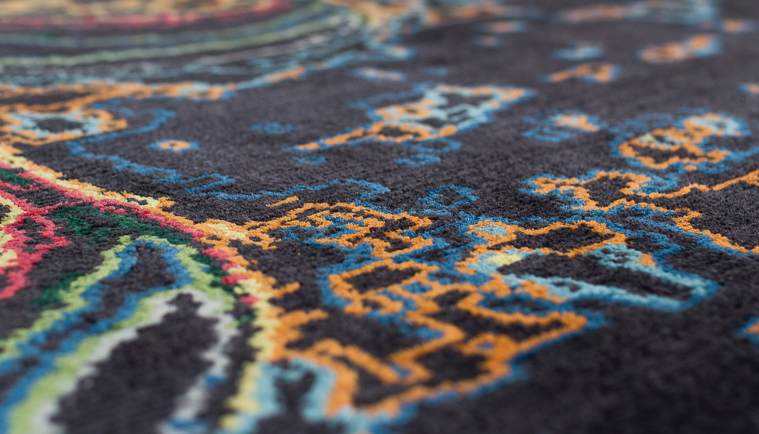 New World Runner | 8’ (W) x 20’ (L)