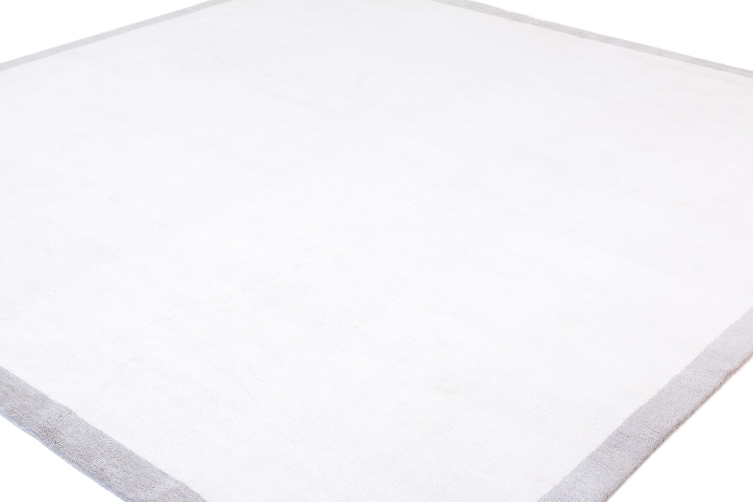 Solid Everest Shag with Border