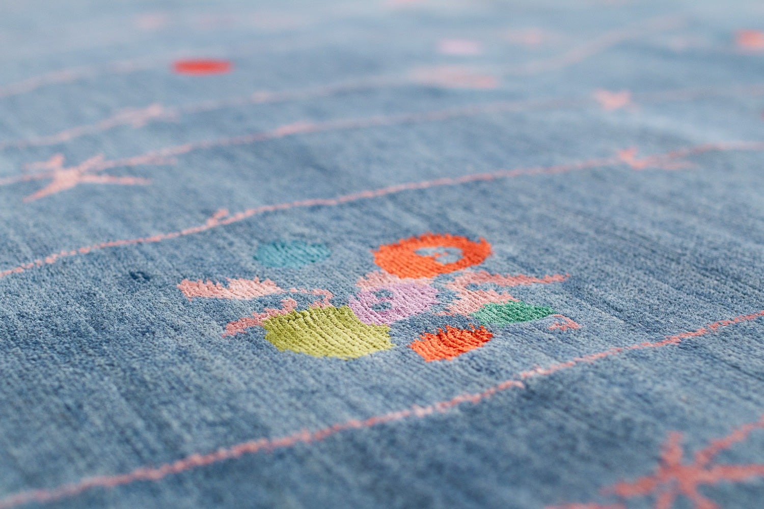 Japanese Vine Dark Indigo | 10' (W) x 14' (L)