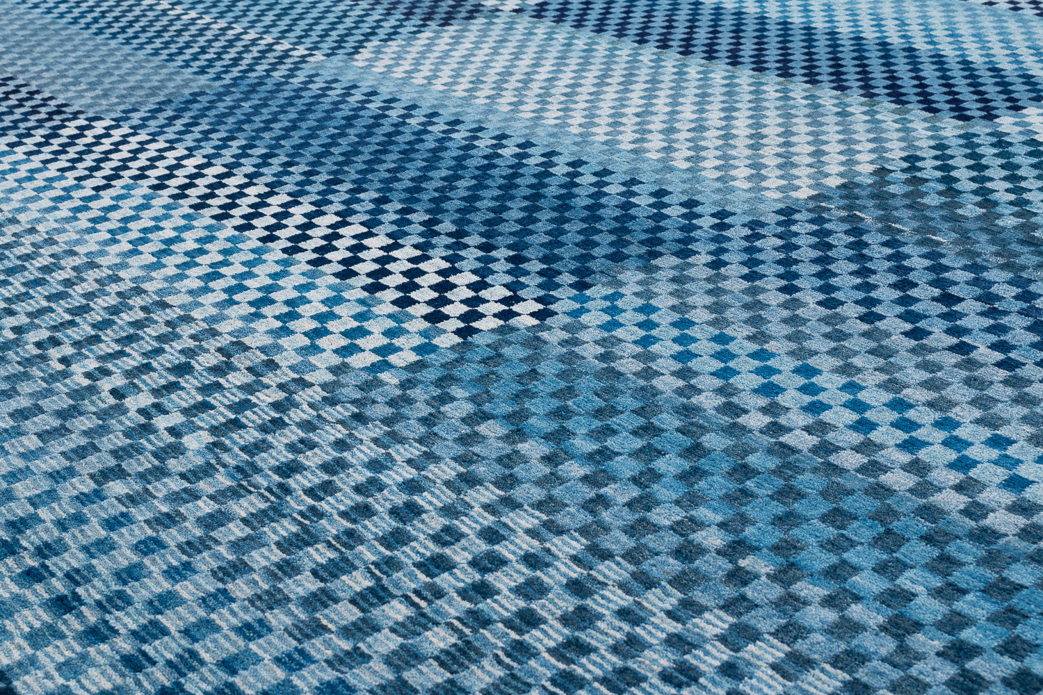 Checkerboard Motley | 10'1 (W) x 13'11" (L)