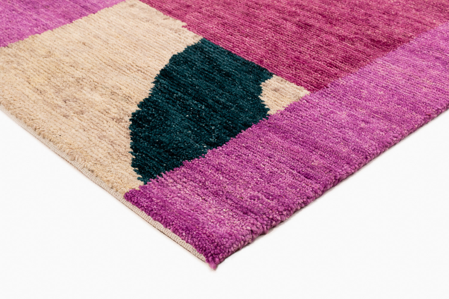 Donna | 3'9" (W) x 10'2" (L)