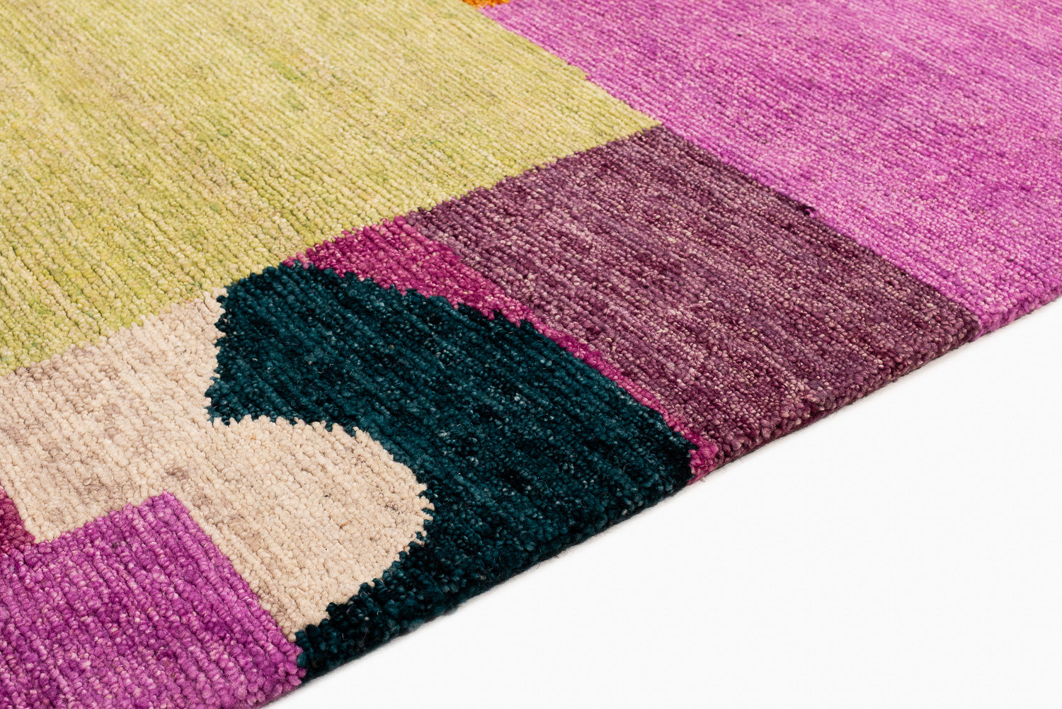 Donna | 3'9" (W) x 10'2" (L)