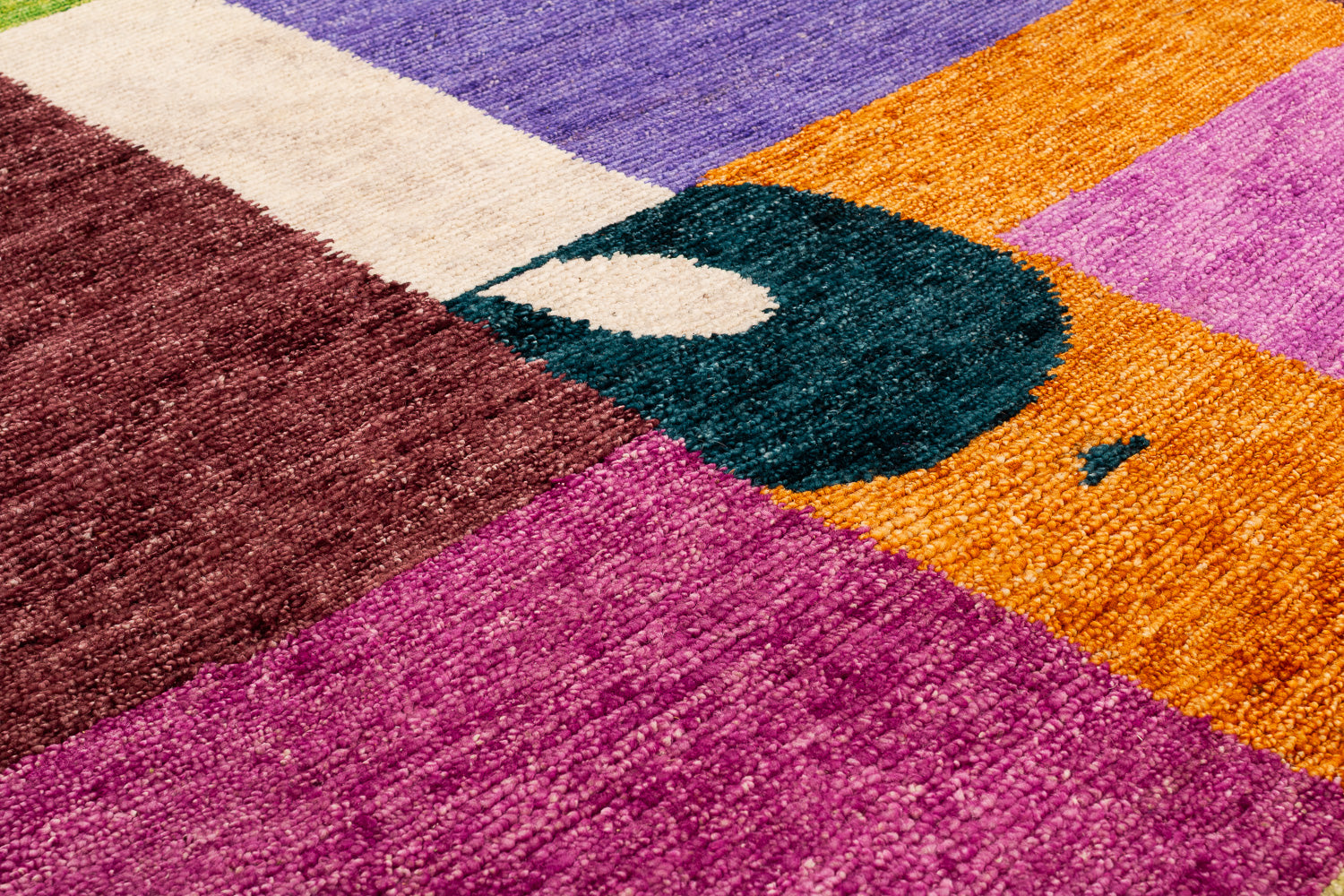 Donna | 3'9" (W) x 10'2" (L)