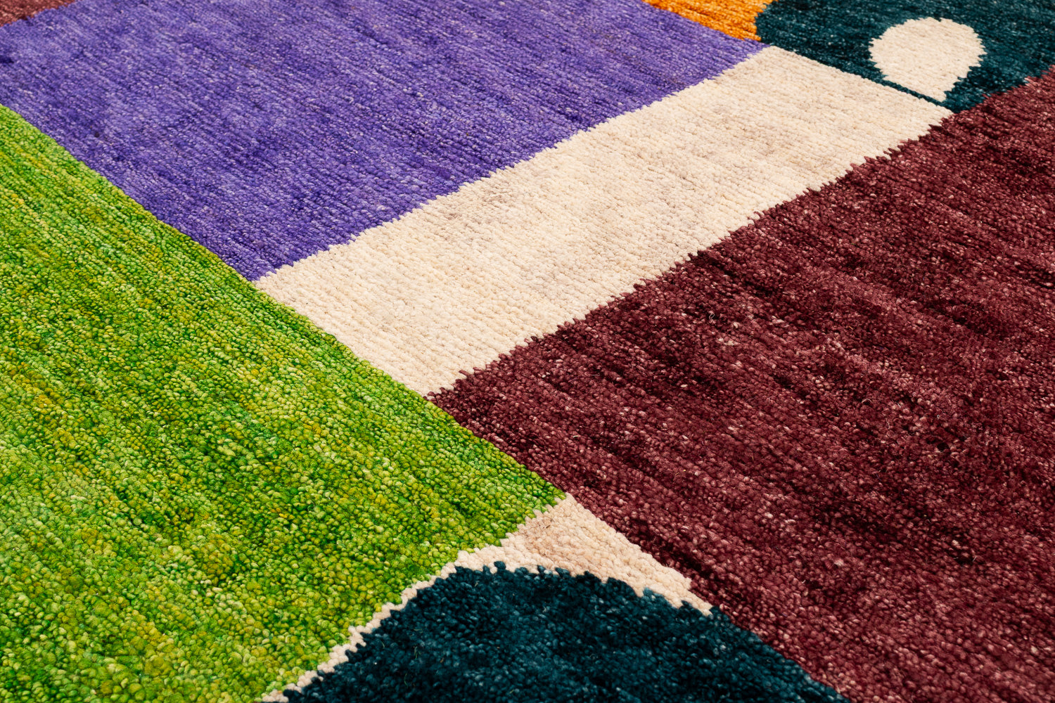 Donna | 3'9" (W) x 10'2" (L)