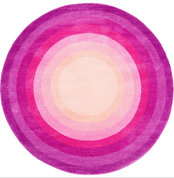 Lucy Bullseye | 4' (W) x 4' (L)