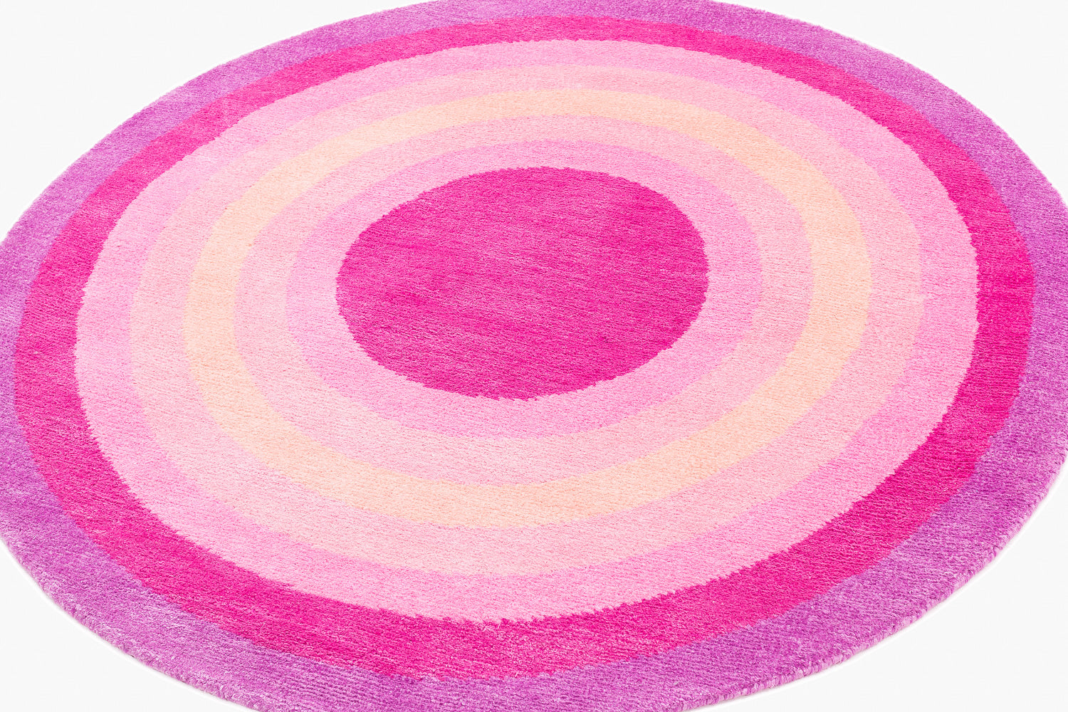 Cher Bullseye | 3' (W) x 3' (L)