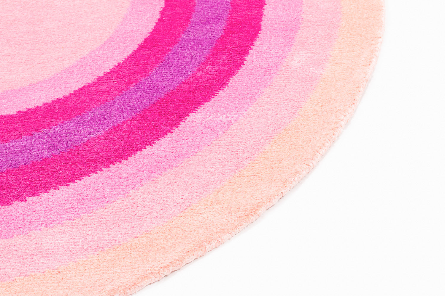 Angelina Bullseye | 3' (W) x 3' (L)