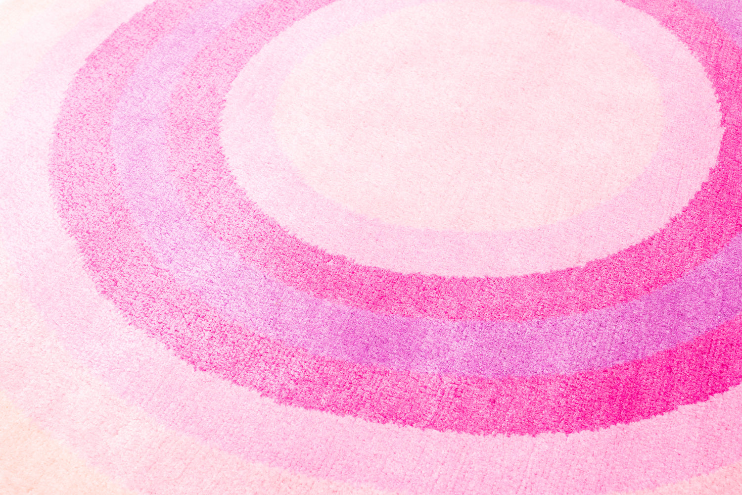 Angelina Bullseye | 3' (W) x 3' (L)