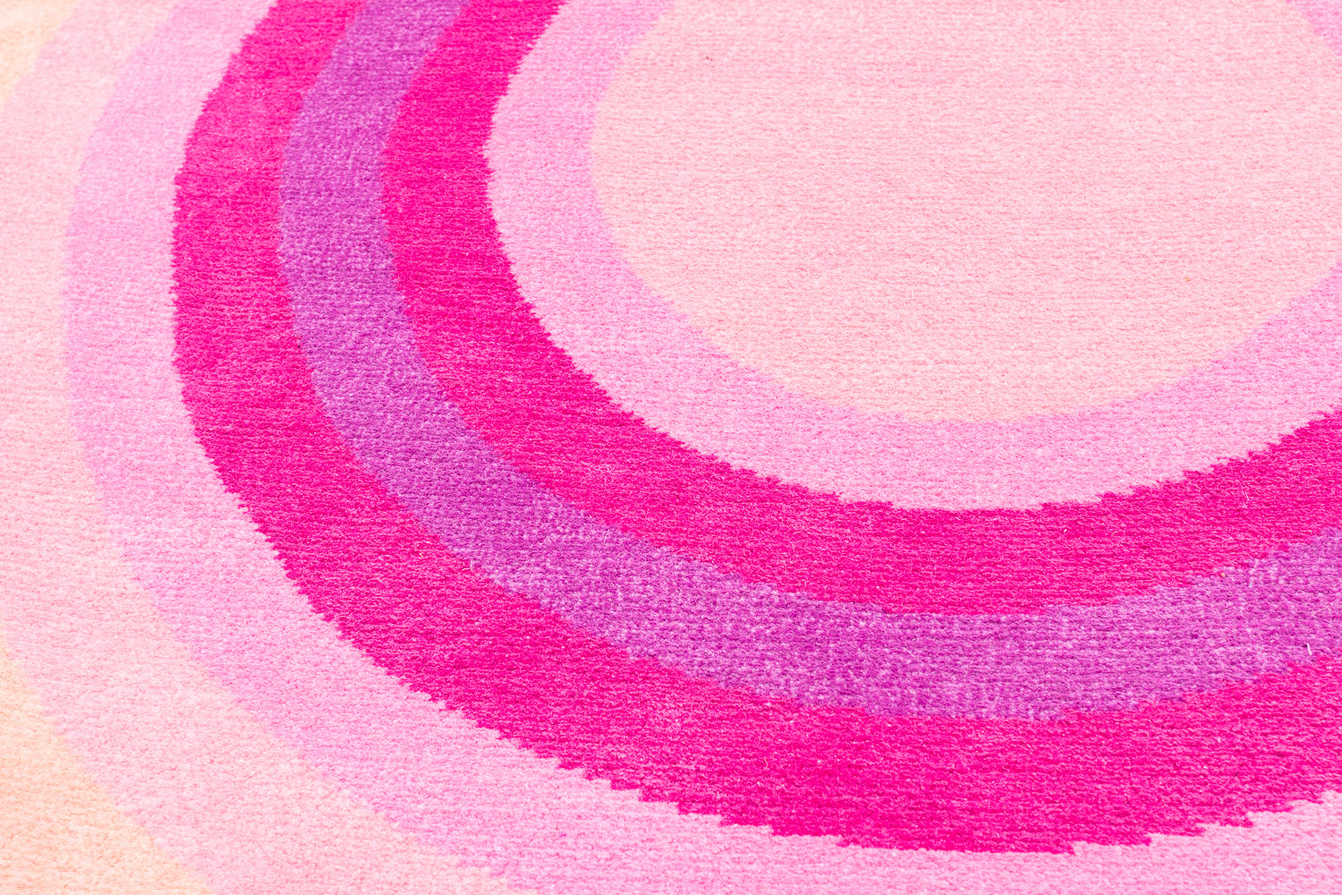 Angelina Bullseye | 3' (W) x 3' (L)