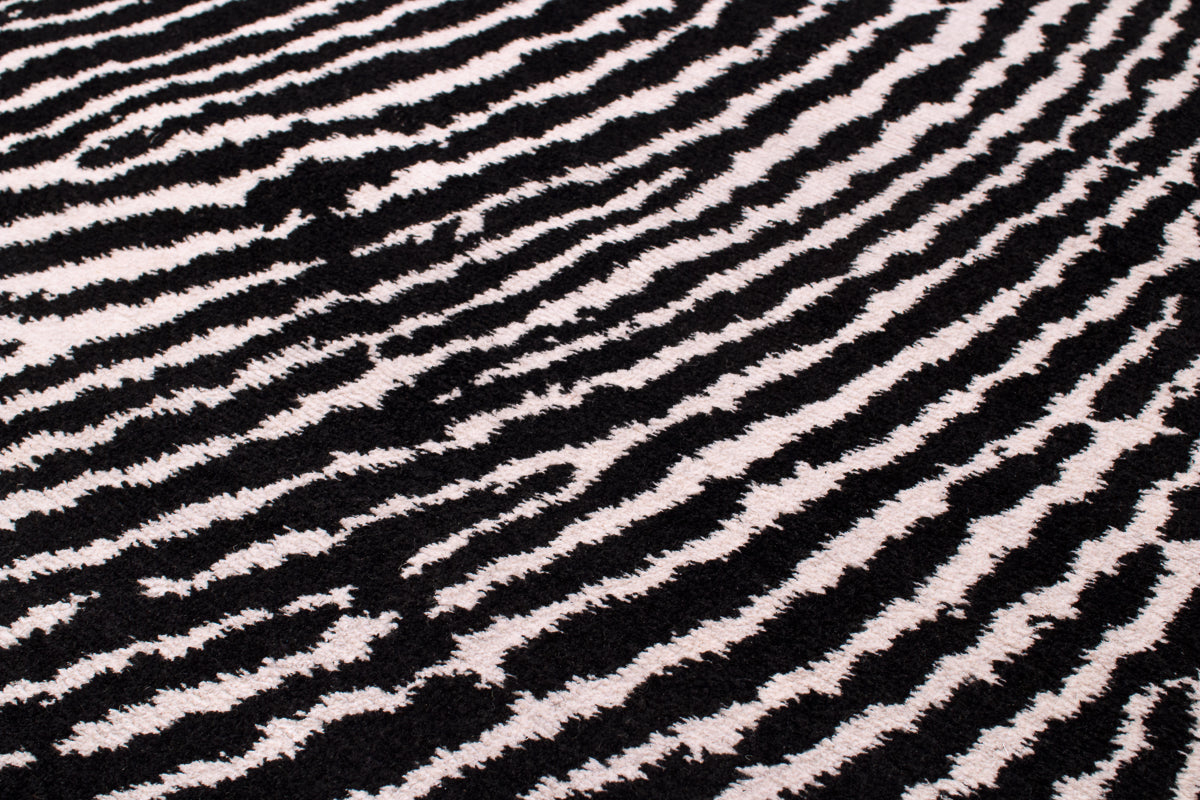 Thumbprint | 4' (W) x 5'1" (L)