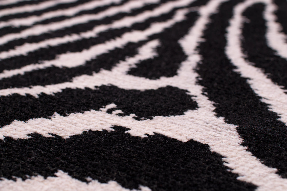 Thumbprint | 4' (W) x 5'1" (L)