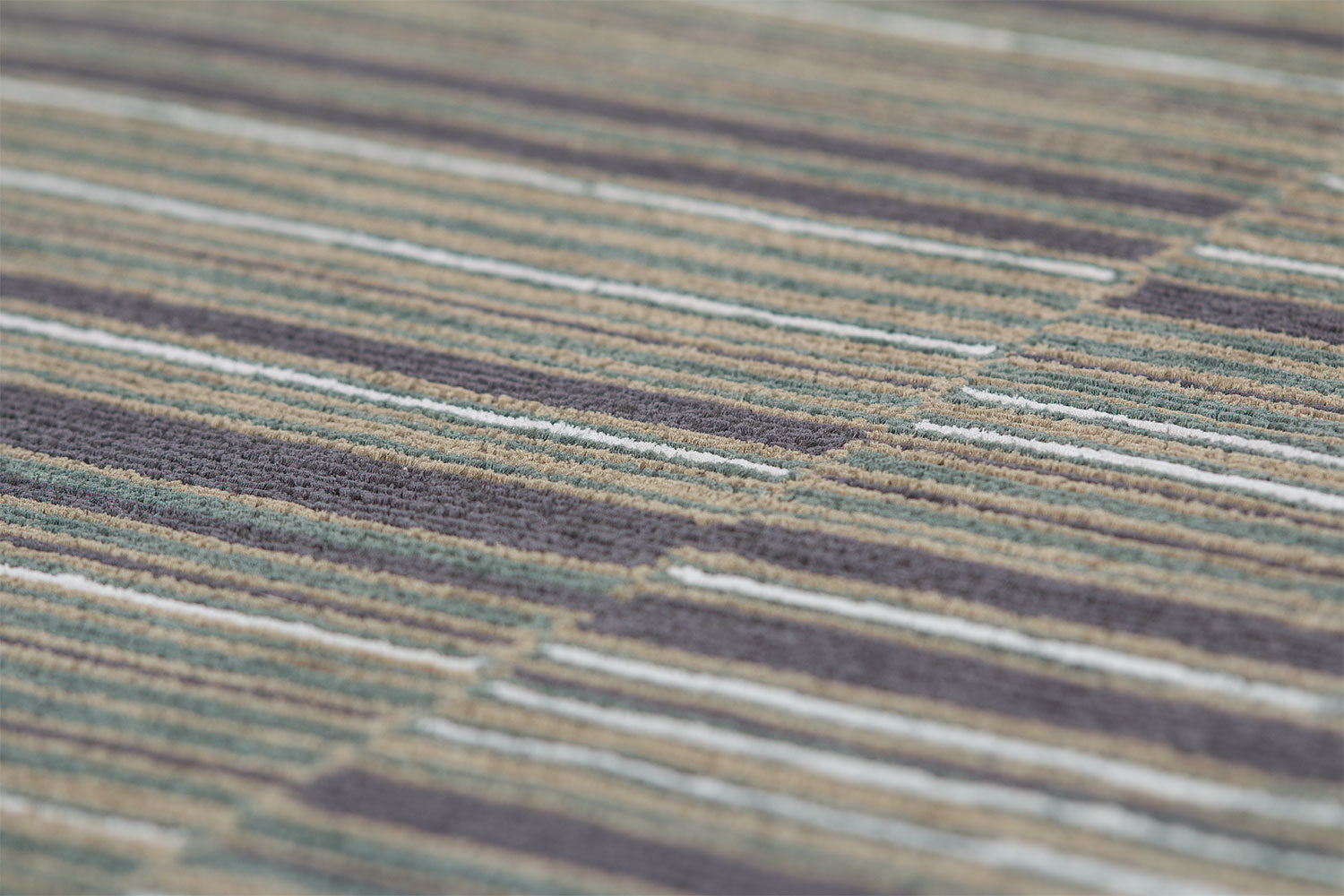Patan Moss | 10'2" (W) x 14'3" (L)