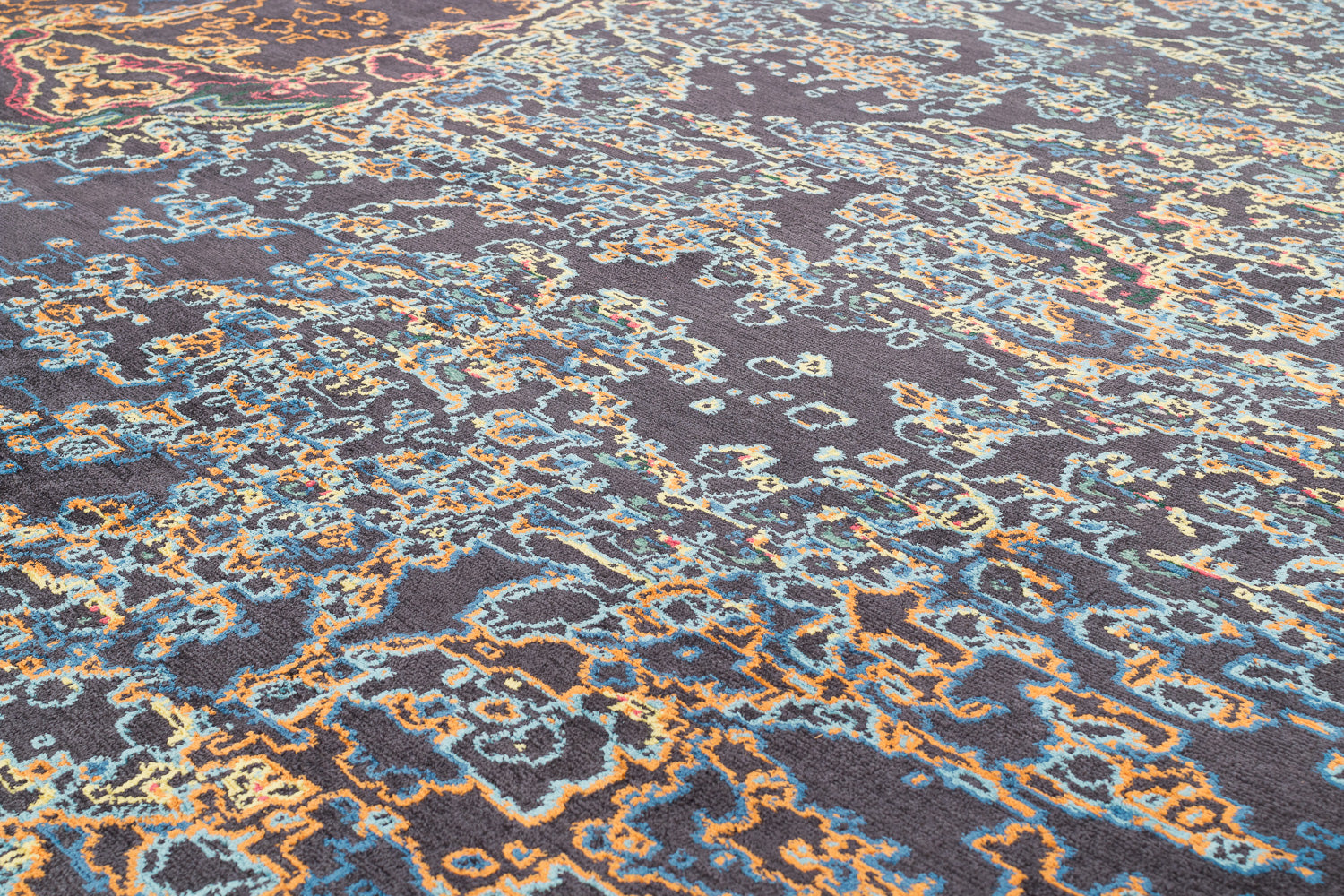 New World Runner | 8’ (W) x 20’ (L)