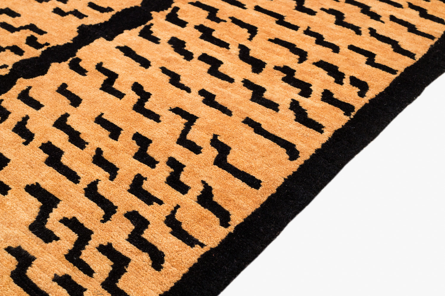 Tiger Sikkim Black | 3' (W) x 6' (L)
