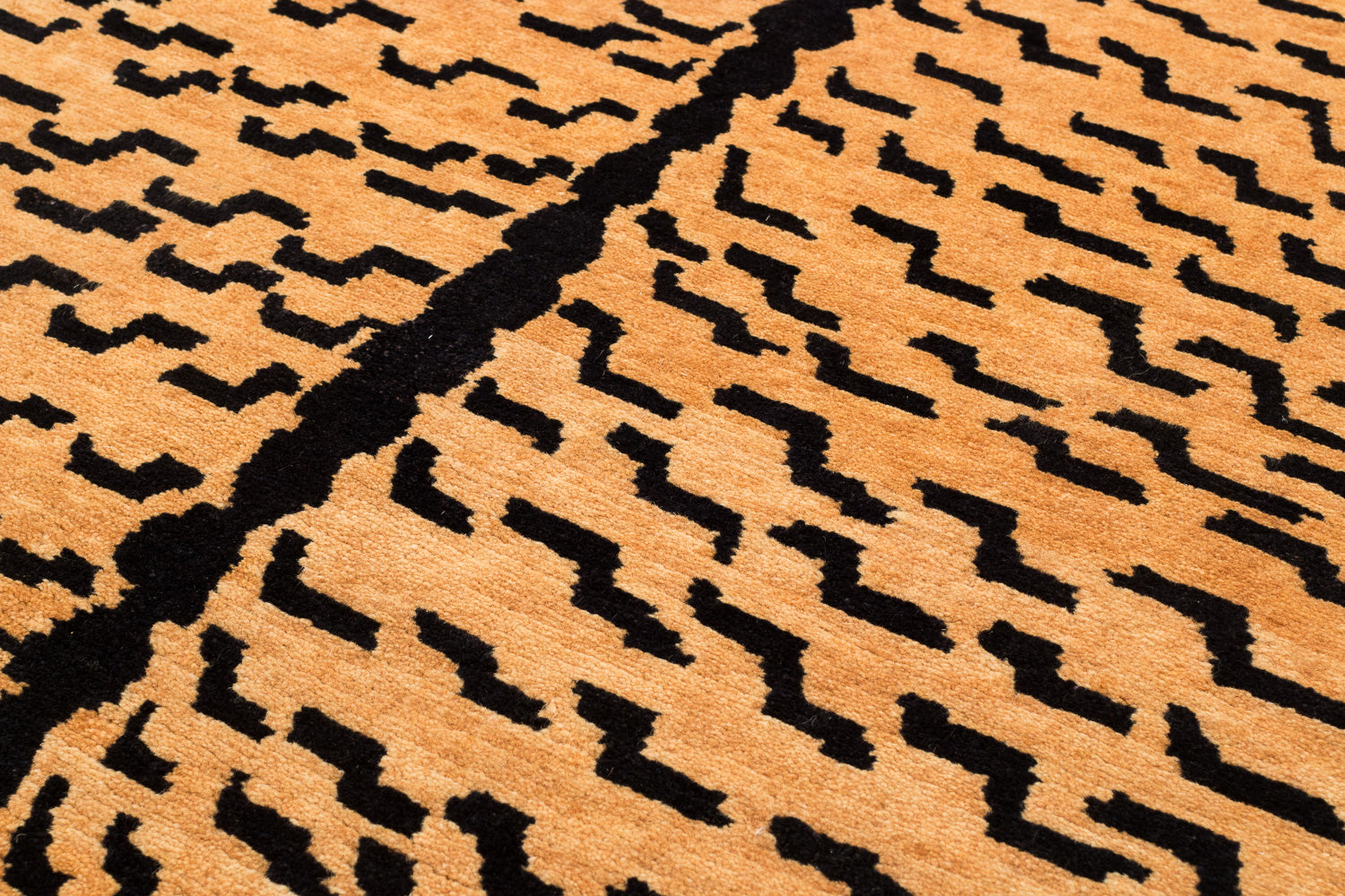 Tiger Sikkim Black | 3' (W) x 6' (L)