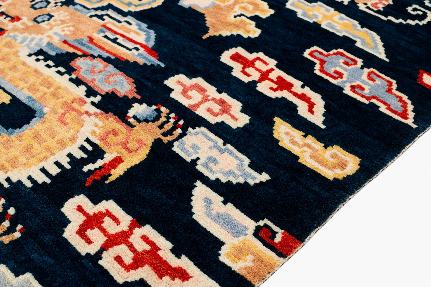 Fire Dragon IV | 3' (W) x 6' (L)