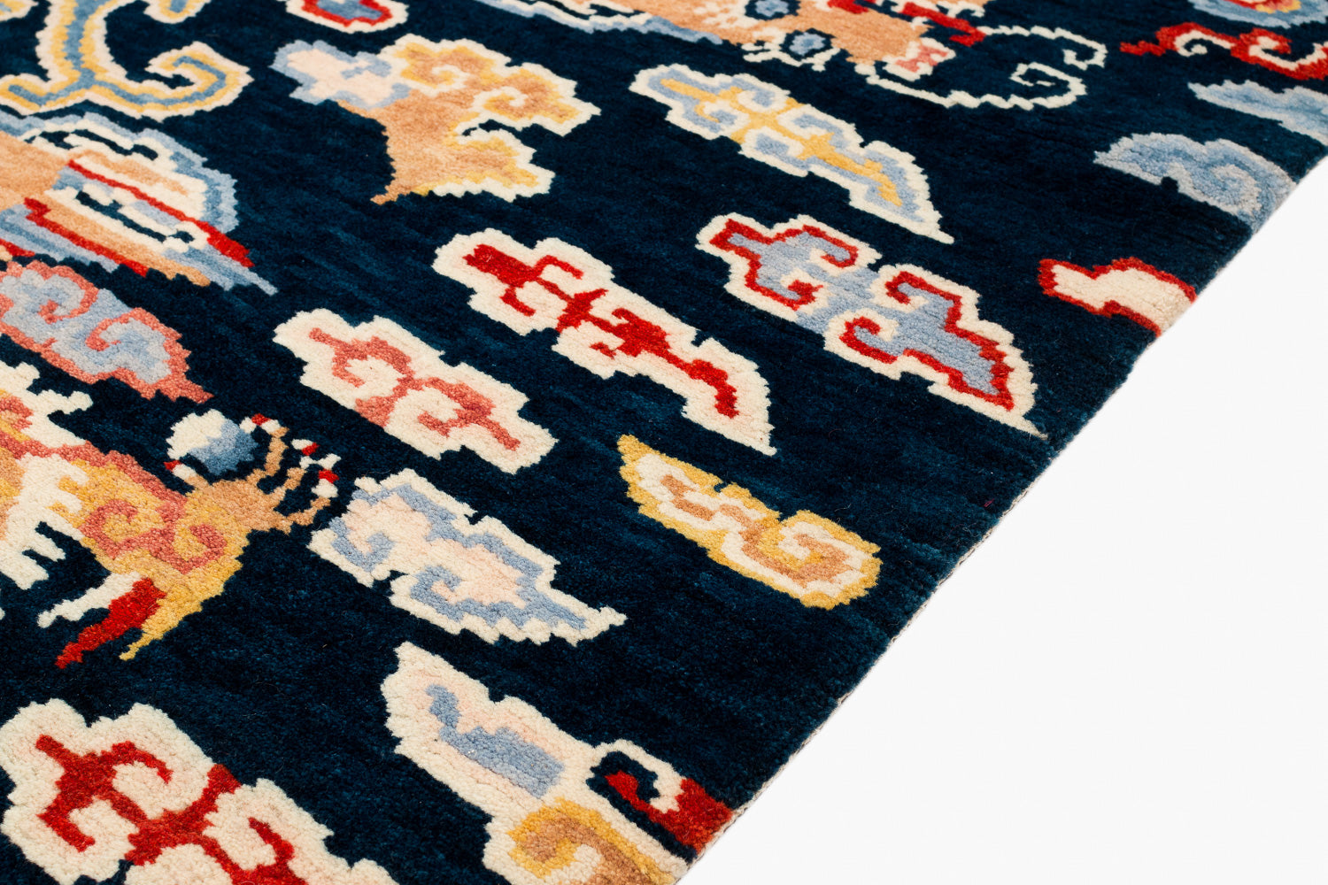 Fire Dragon III | 3' (W) x 6' (L)