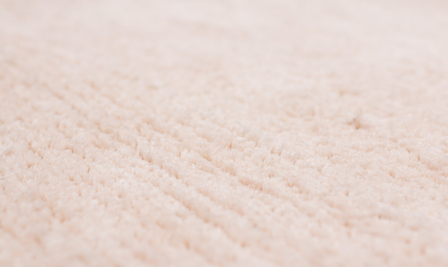 Round Cream Silk Shag | 4’5” (W) x 4’6” (L)