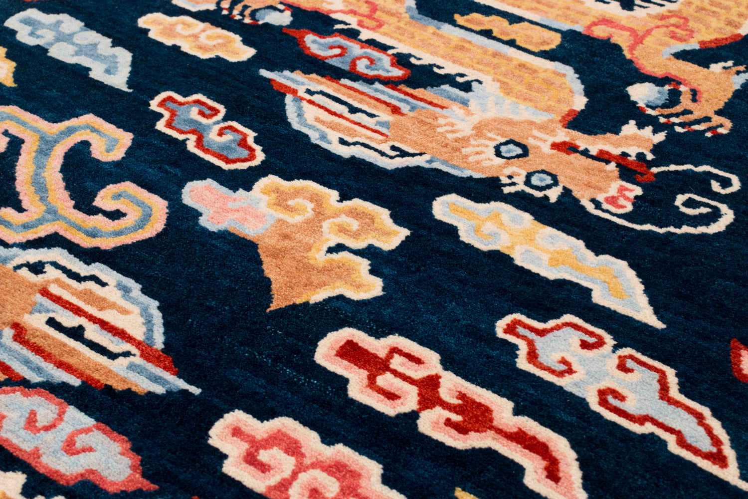Fire Dragon II | 3' (W) x 6' (L)