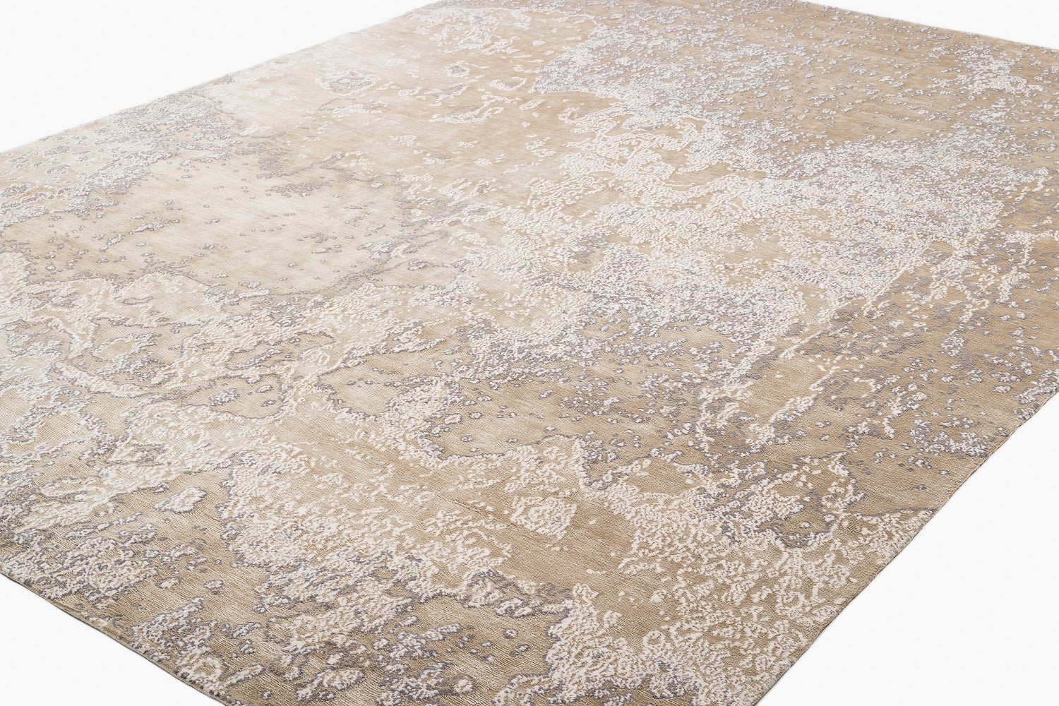 Aquarium Silver | 9'2" (W) x 12'1" (L)