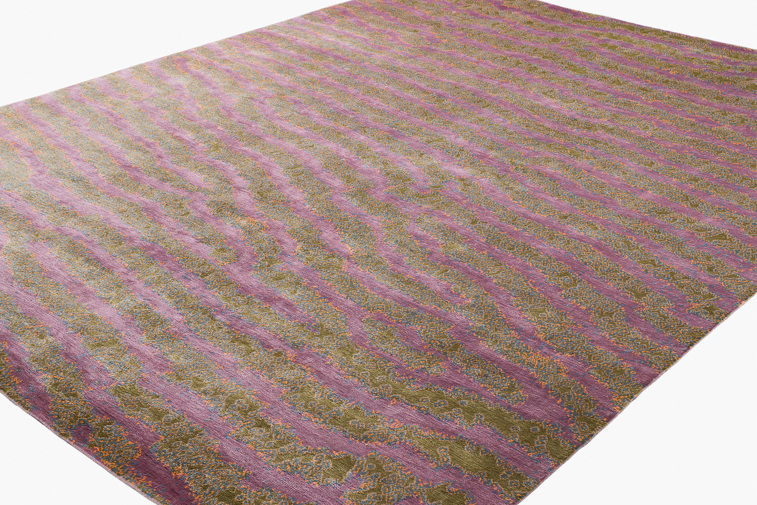 Fishskin Violet | 9' (W) x 12' (L)