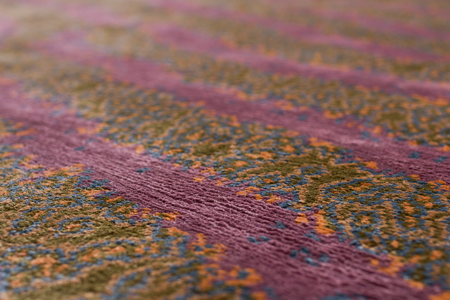 Fishskin Violet | 9' (W) x 12' (L)