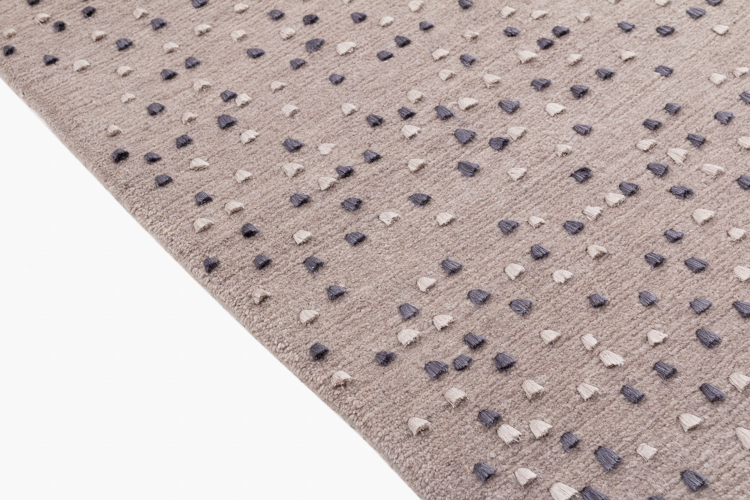Dots Pebbles | 11'7" (W) x 6'9" (L)