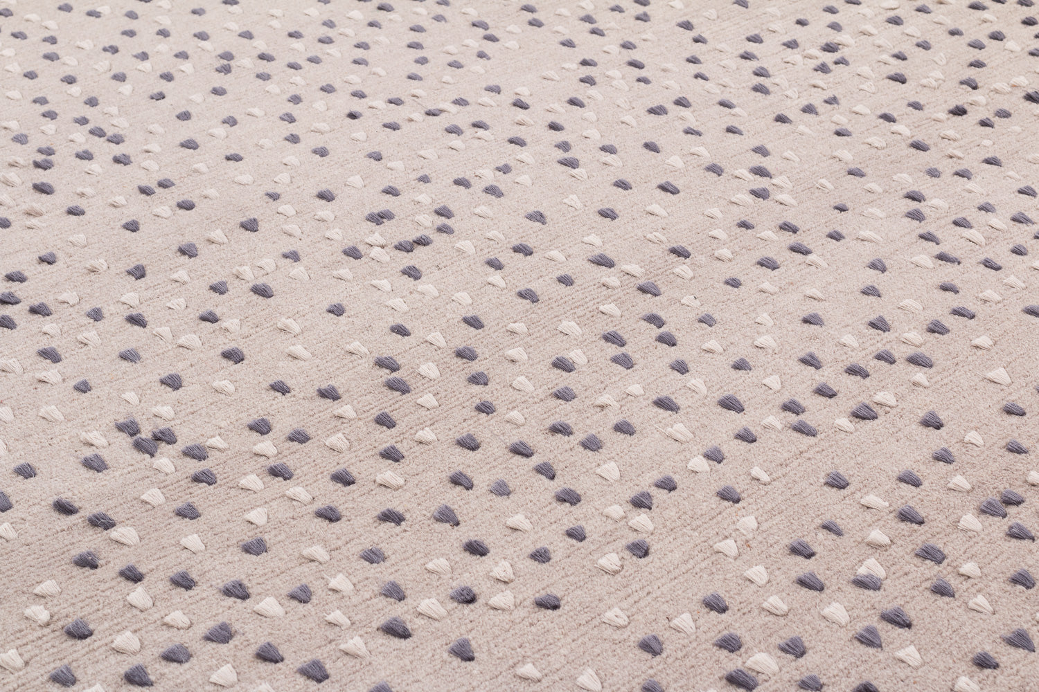 Dots Pebbles | 11'7" (W) x 6'9" (L)