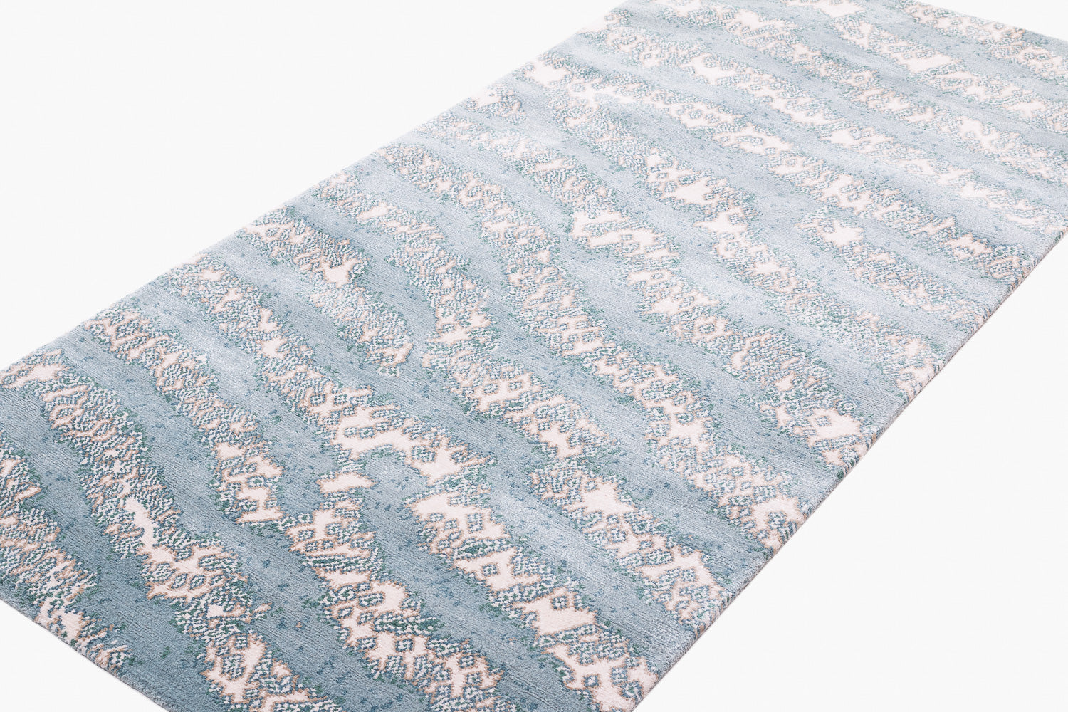 Fishskin Blue | 3' (W) x 6' (L)