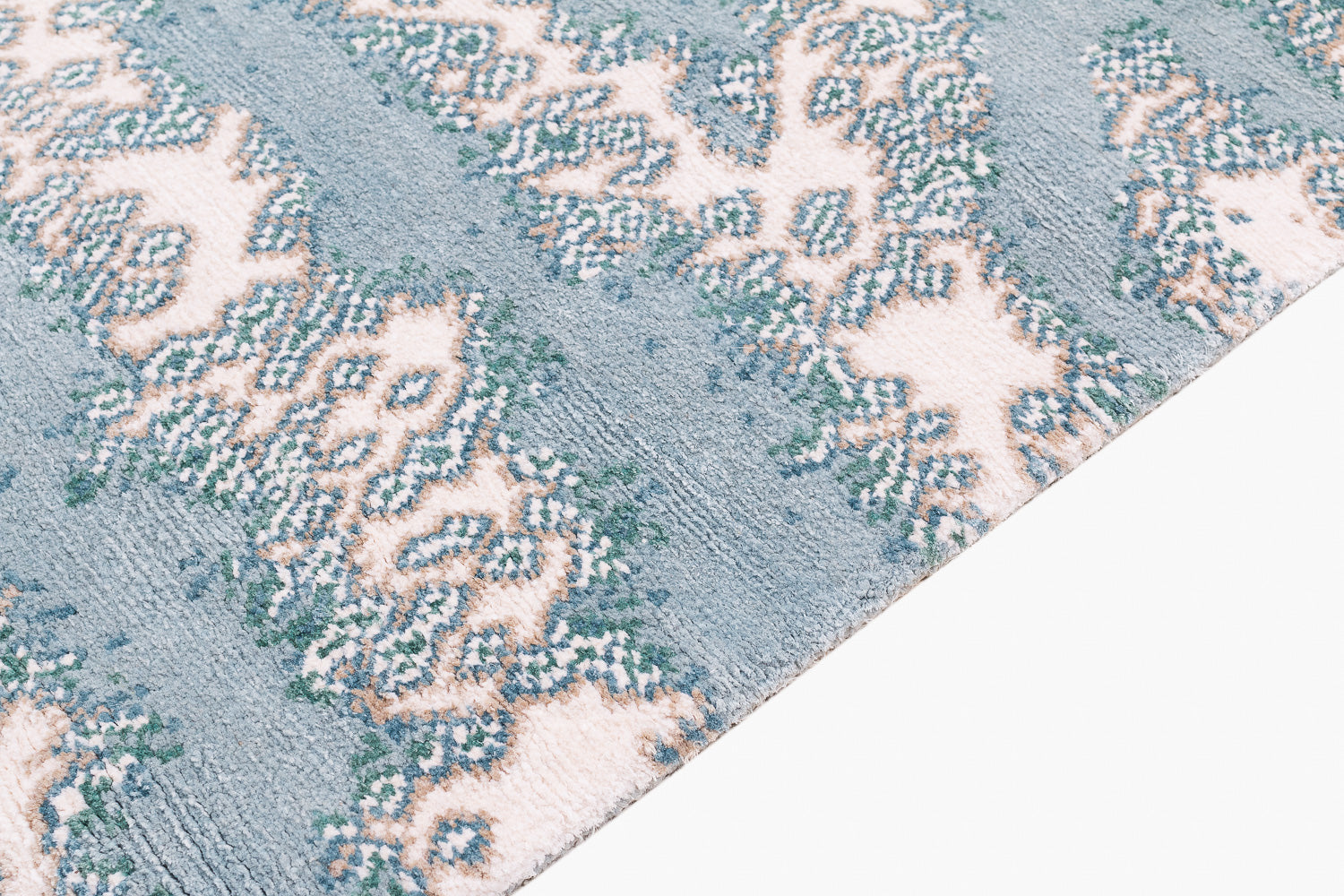 Fishskin Blue | 3' (W) x 6' (L)