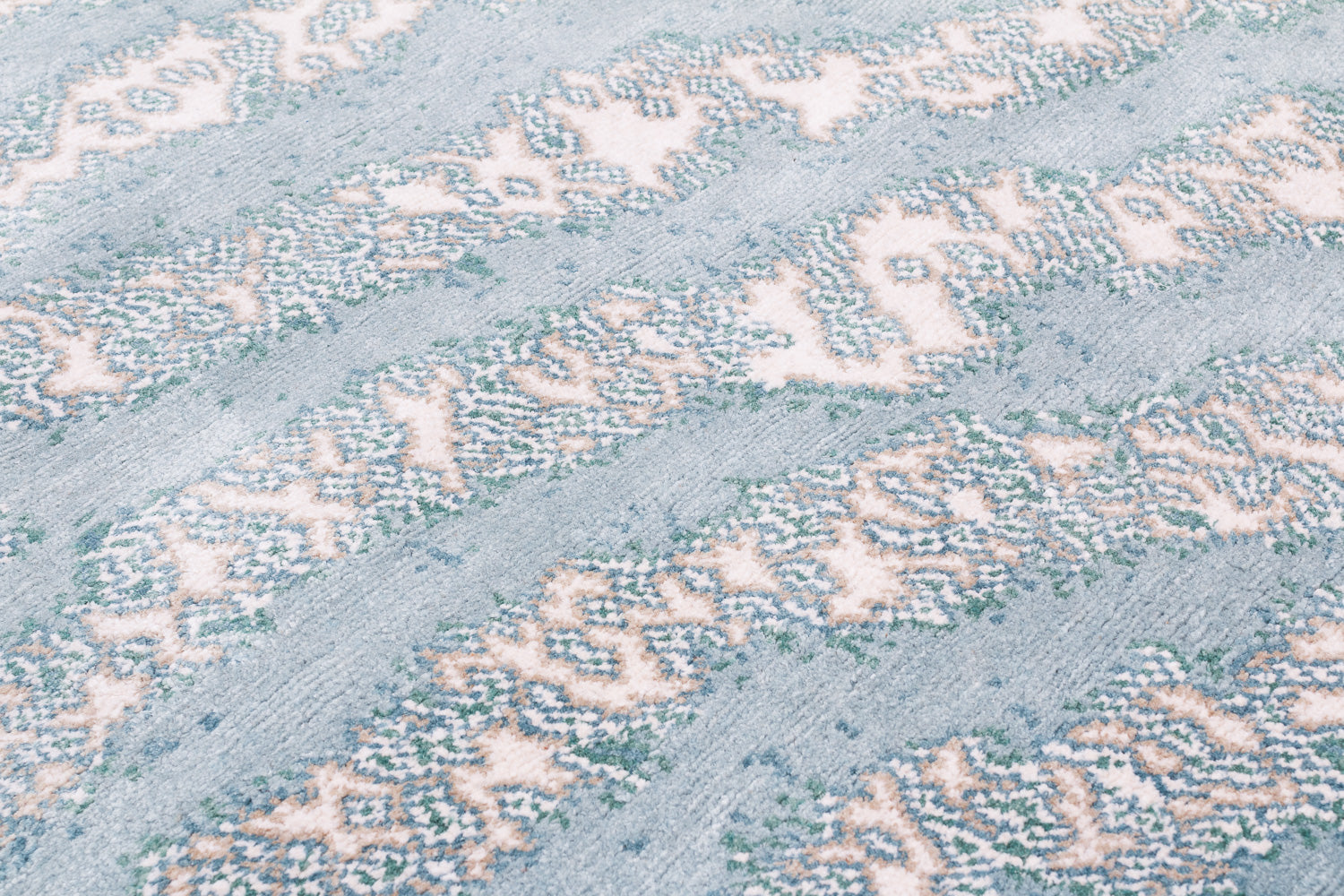Fishskin Blue | 3' (W) x 6' (L)