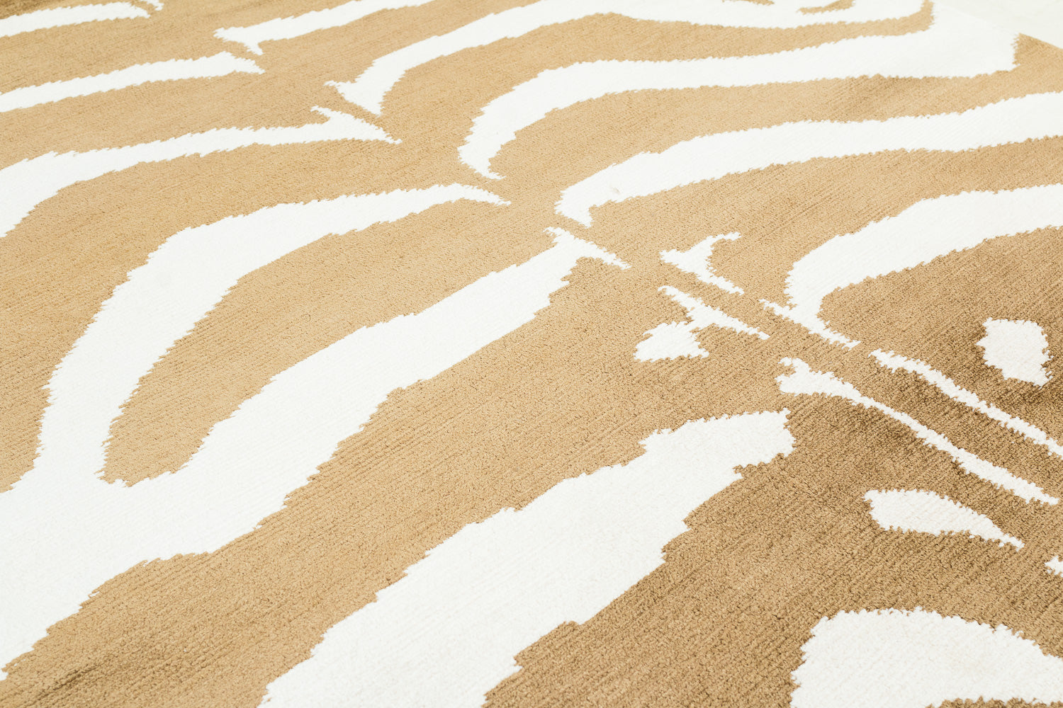 Zebra Bronze | 3' (W) x 6' (L)