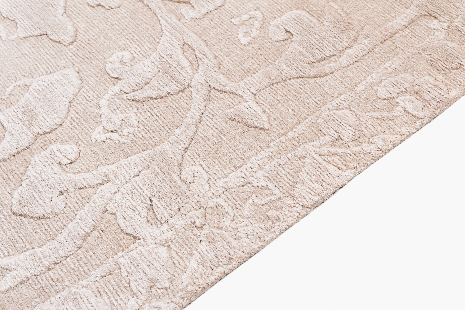 Suzanni Cream | 6'1" (W) x 9' (L)