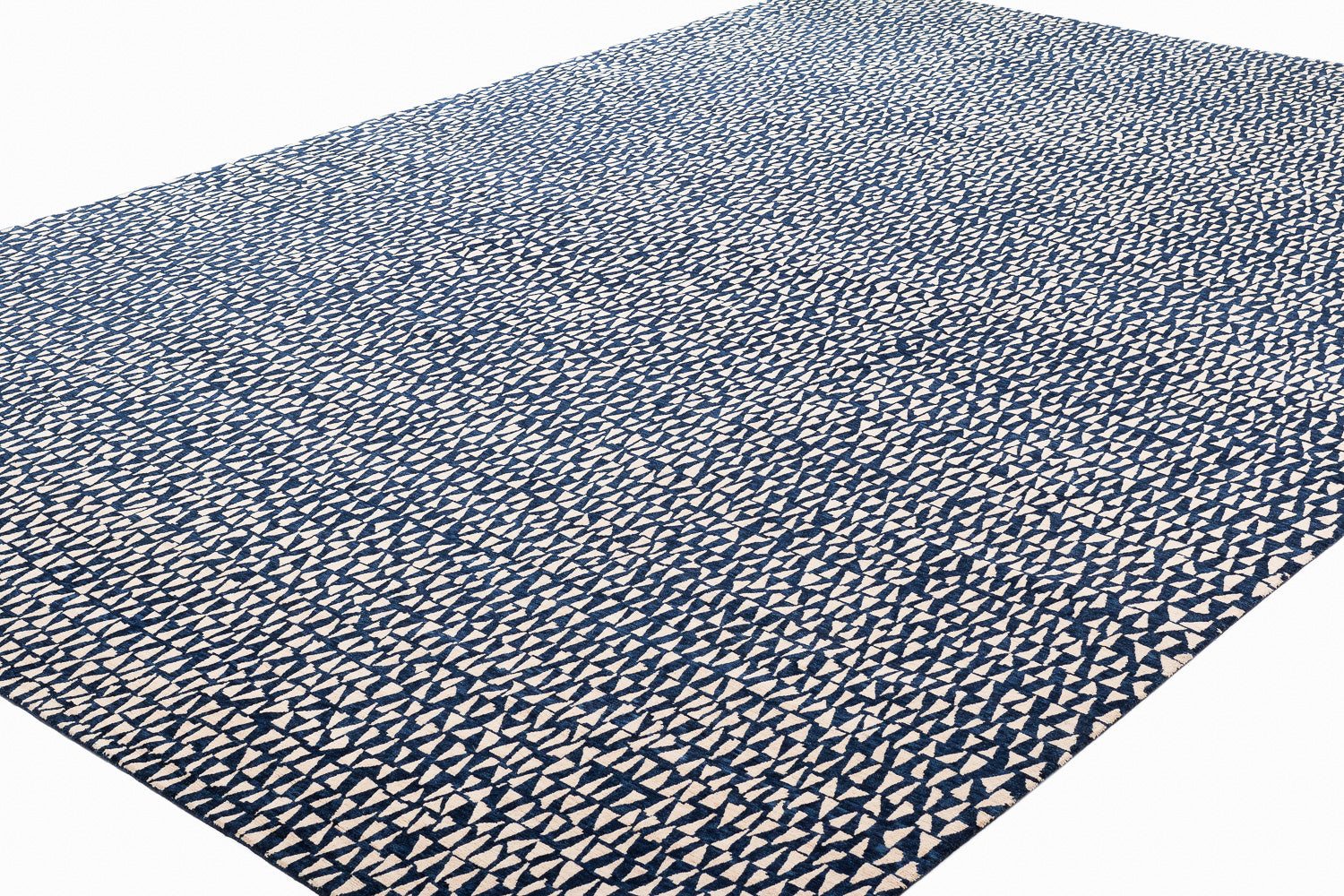 Dancing Triangles | 10' (W) x 14'2" (L)