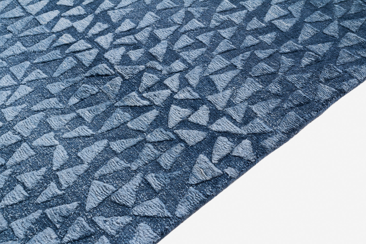 Dancing Triangles Blue | 9' (W) x 12' (L)