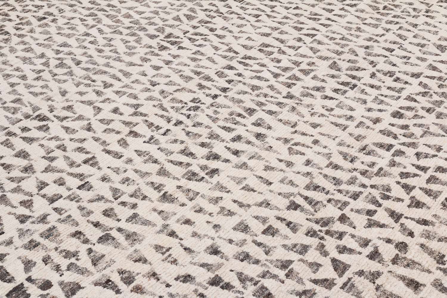 Dancing Triangles Natural | 6' (W) x 9' (L)