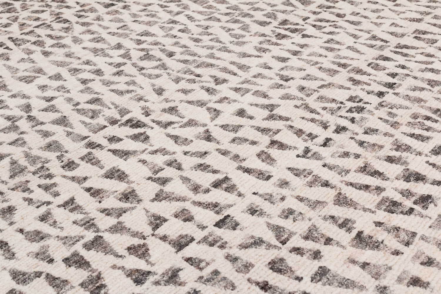 Dancing Triangles Natural | 6' (W) x 9' (L)