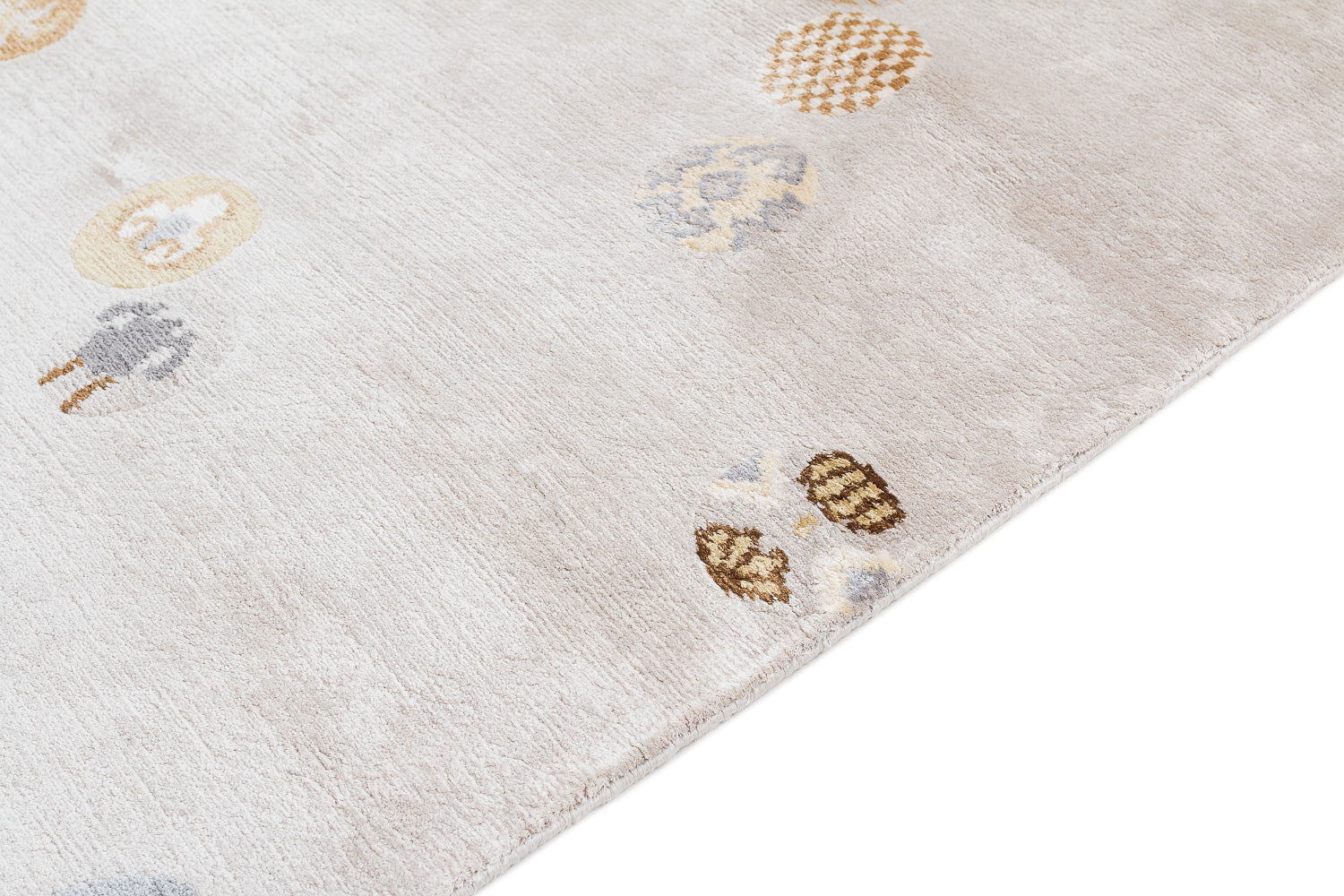 Tang Chung Silver | 3' (W) x 6' (L)