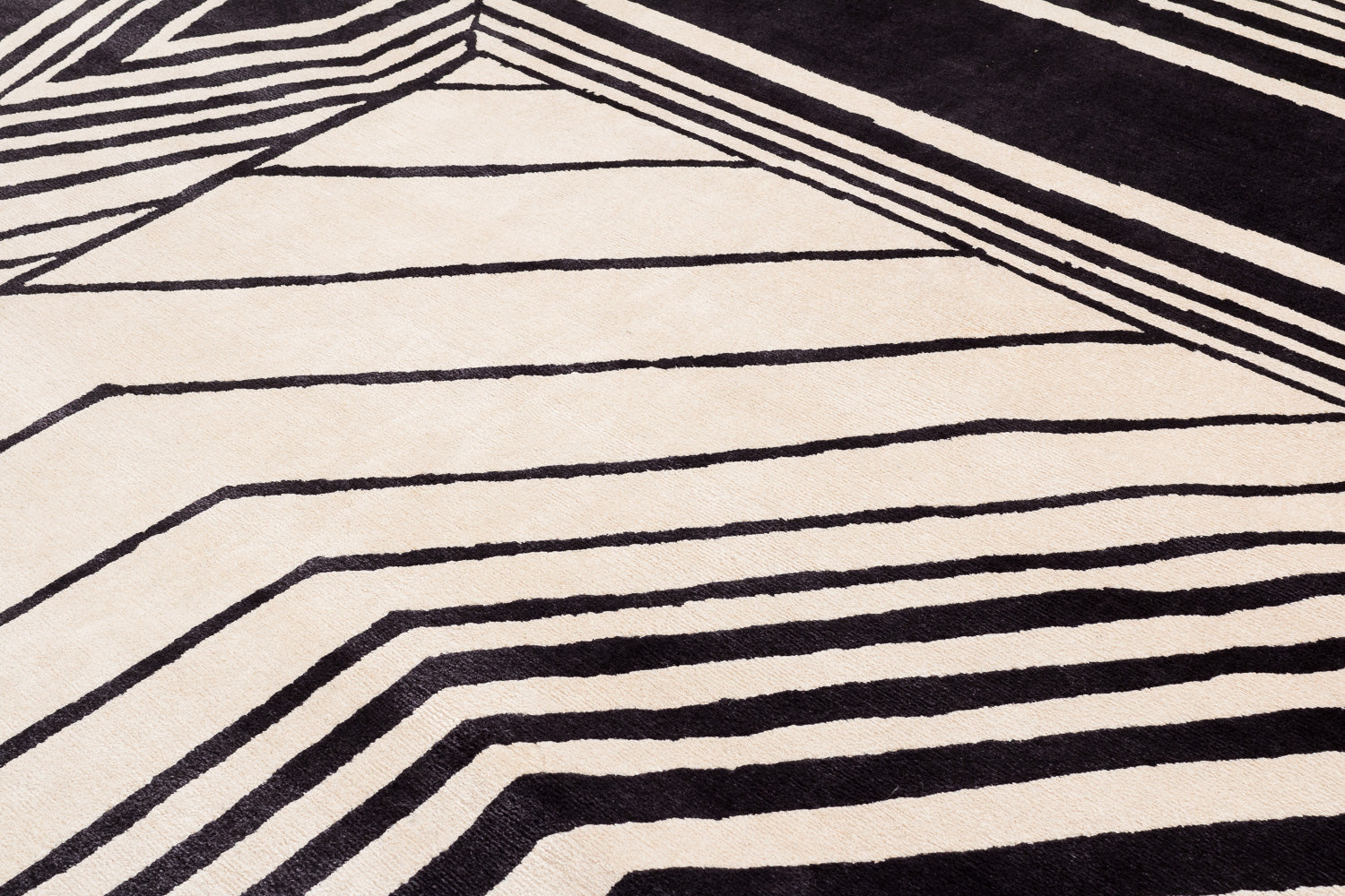 Deco Polygon | 6'7" (W) x 8'1" (L)