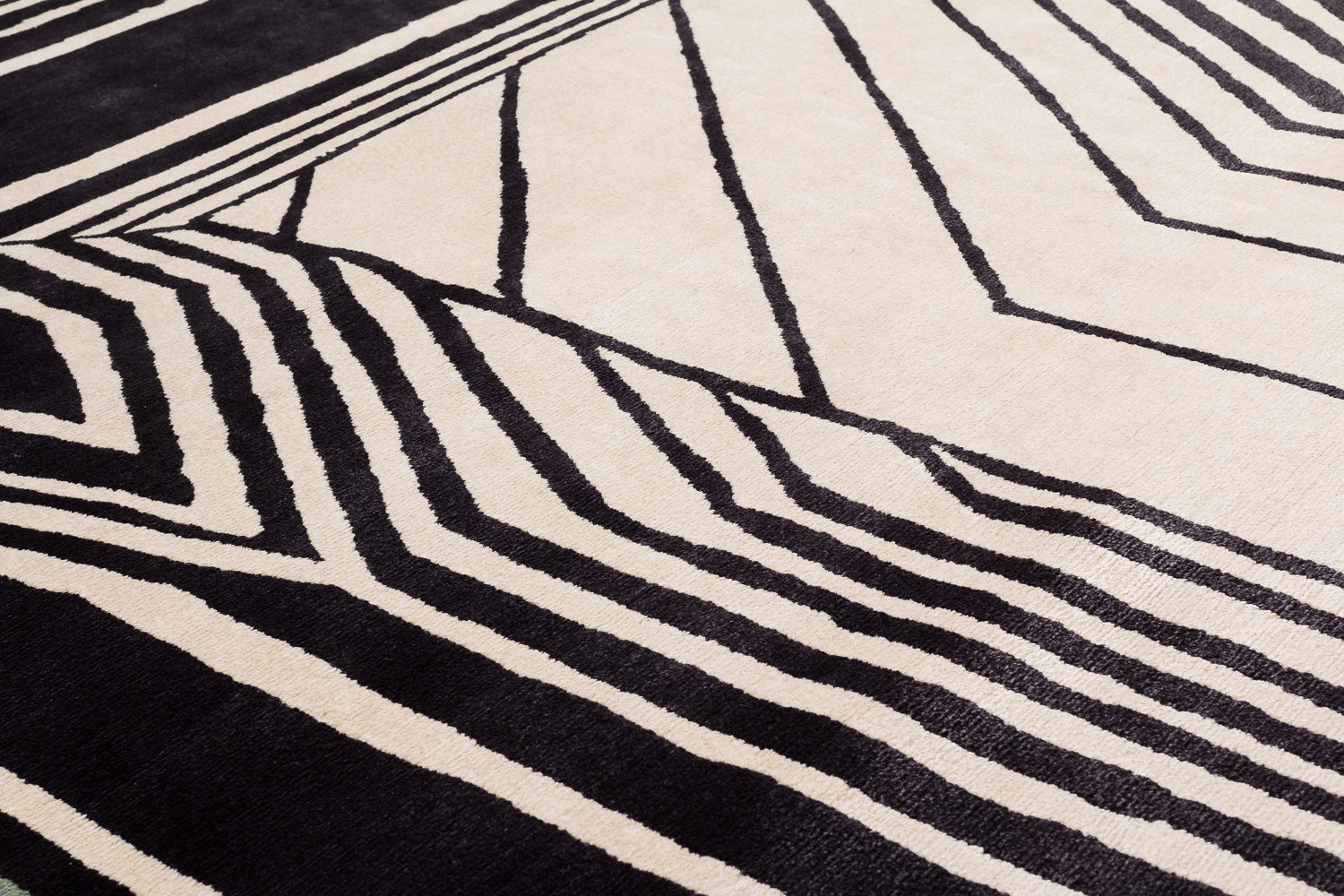 Deco Polygon | 6'7" (W) x 8'1" (L)