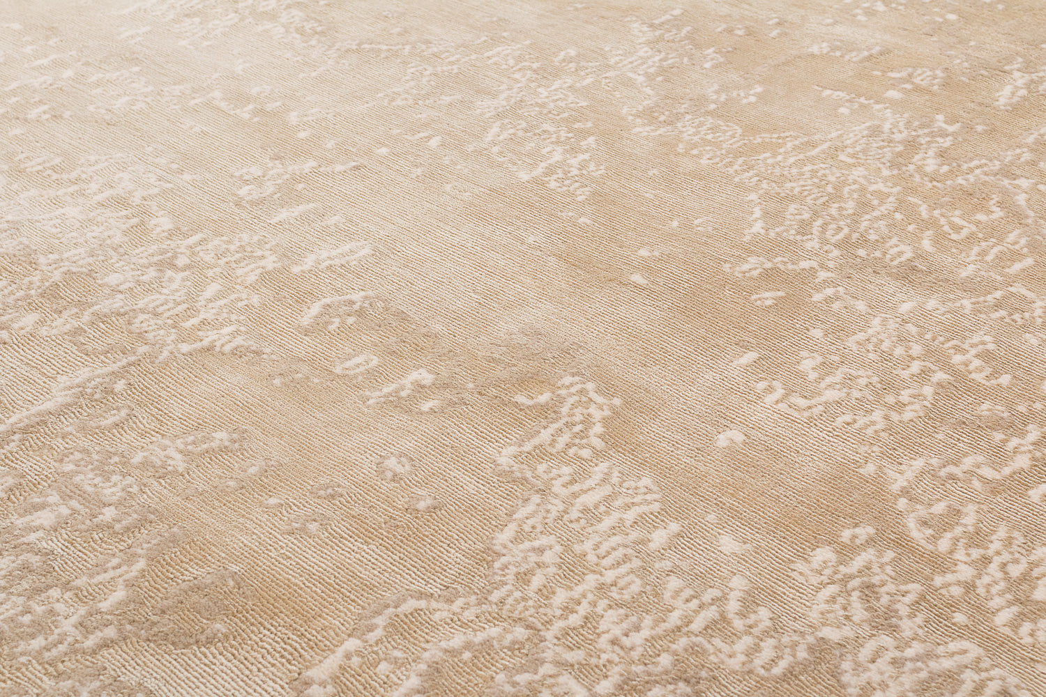 Aquarium Cream | 10'2" (W) x 14'3" (L)