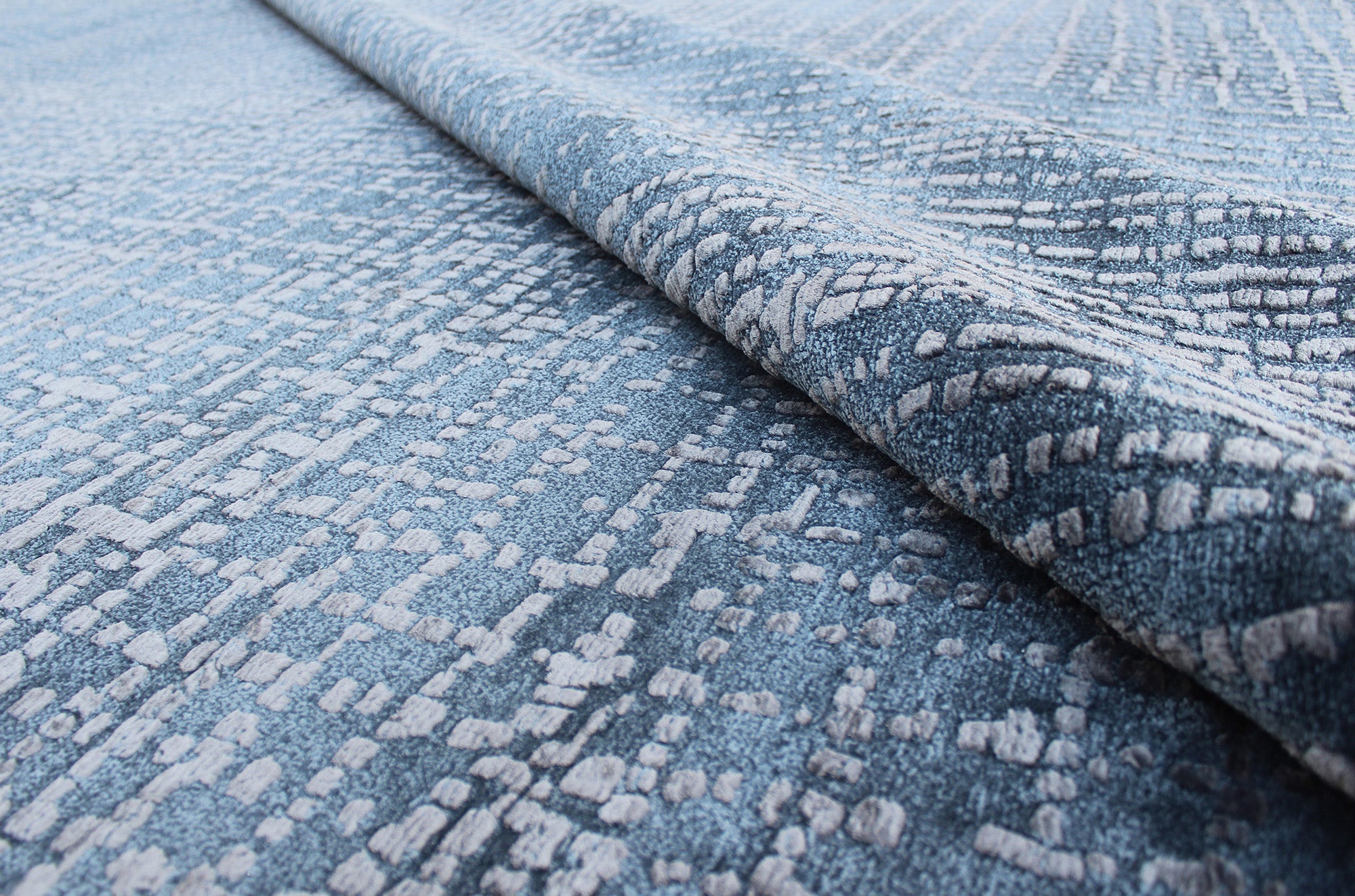 Provence Midnight | 9' (W) x 12' (L)