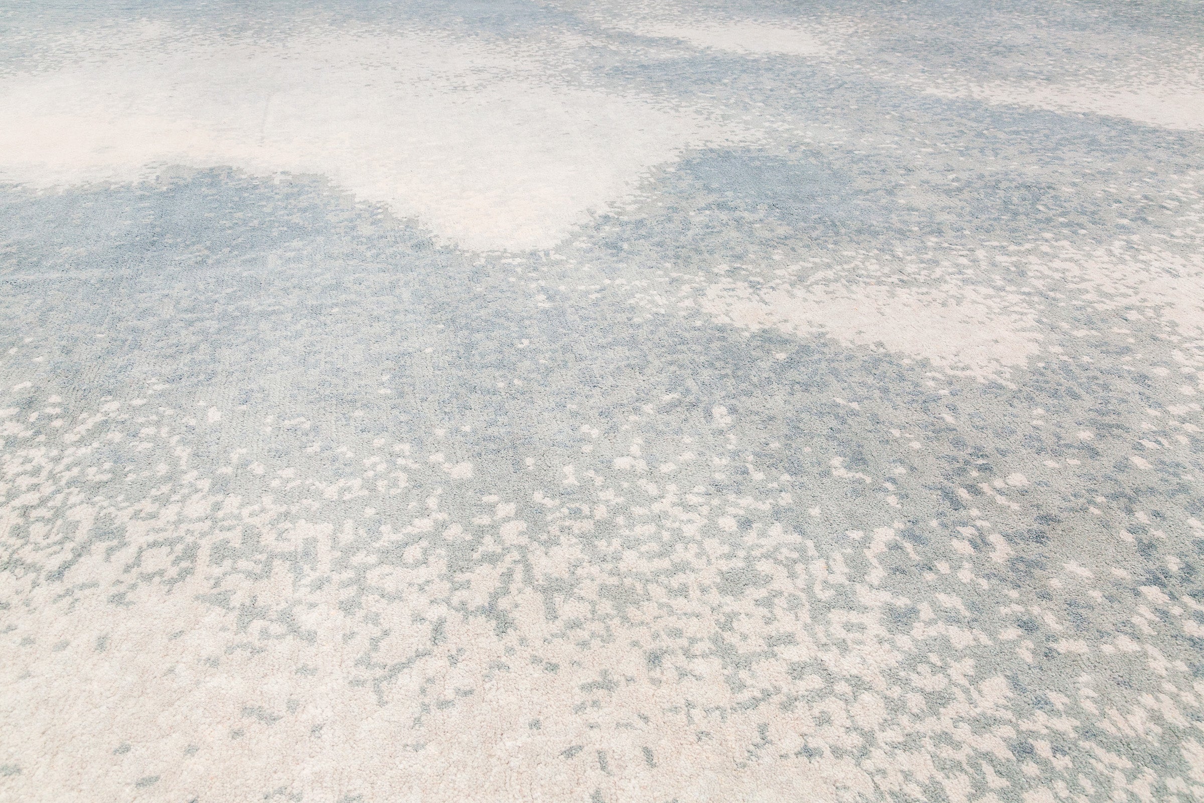 Storm Cloud Daydream | 17'8" (W) x 19'10" (L)