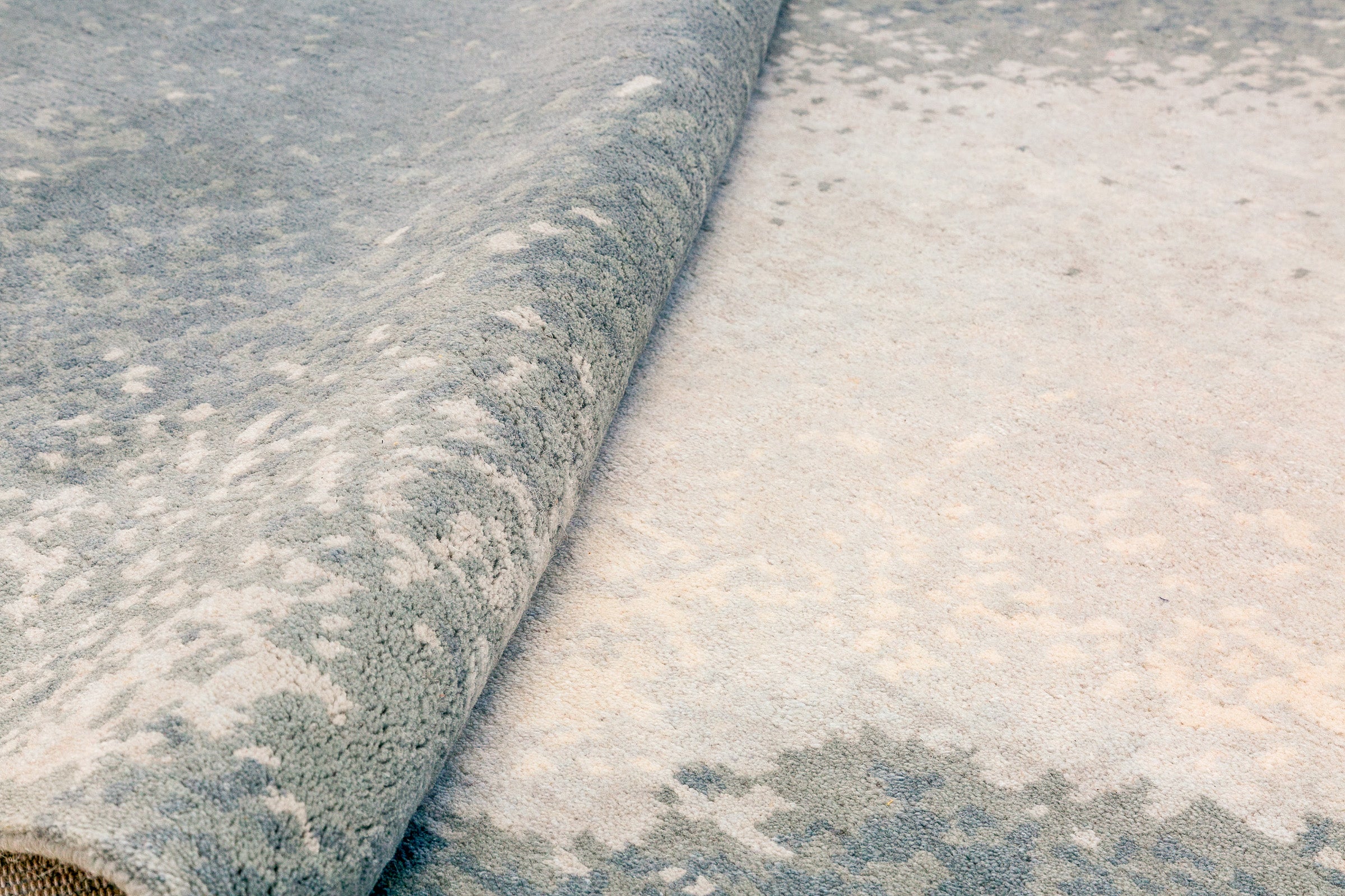 Storm Cloud Daydream | 17'8" (W) x 19'10" (L)