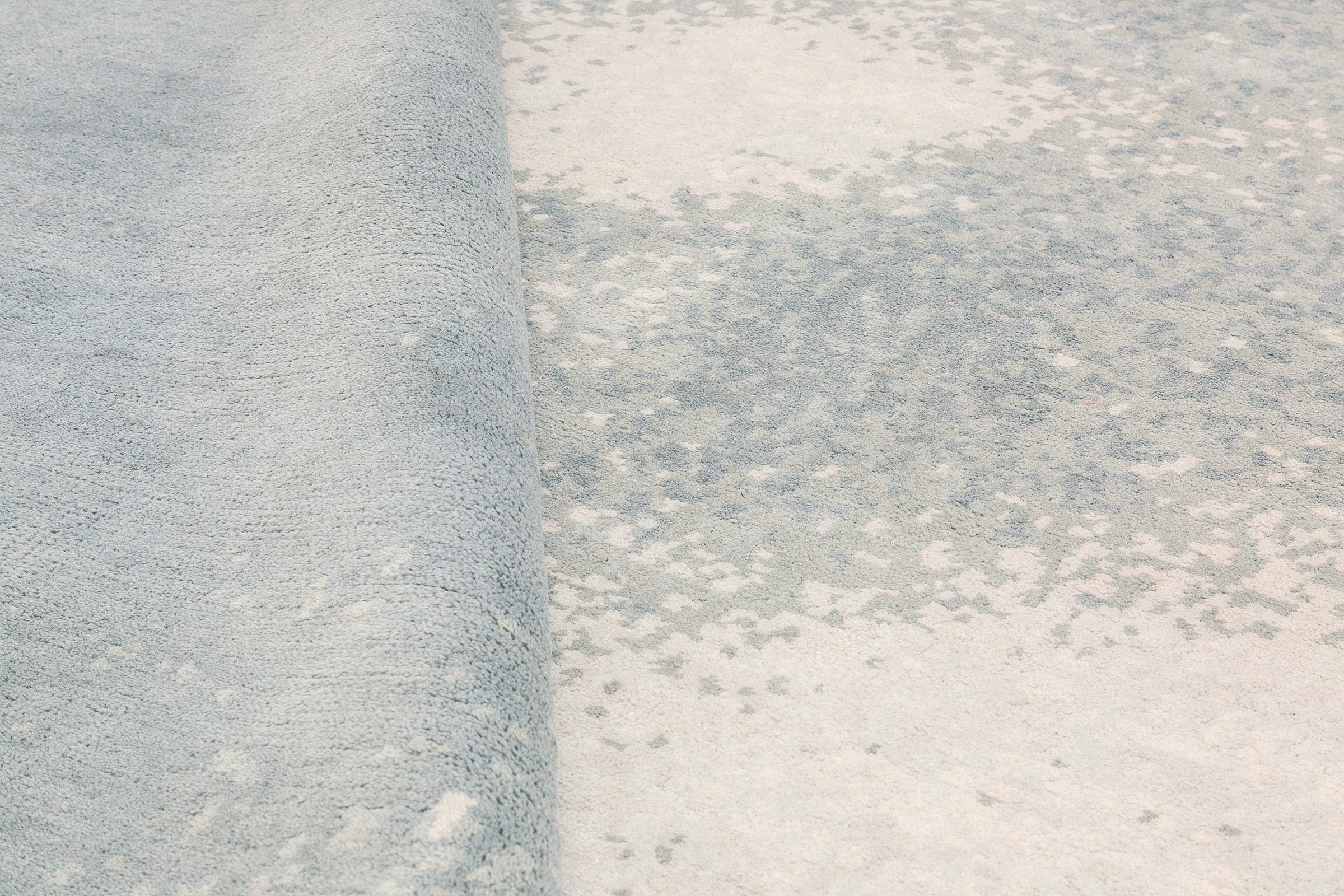 Storm Cloud Daydream | 17'8" (W) x 19'10" (L)