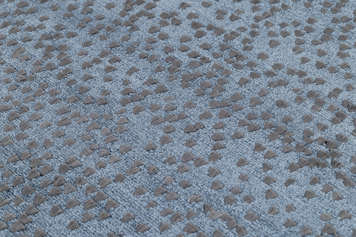 Dots Rainfall | 10'0" (W) x 13'11" (L)